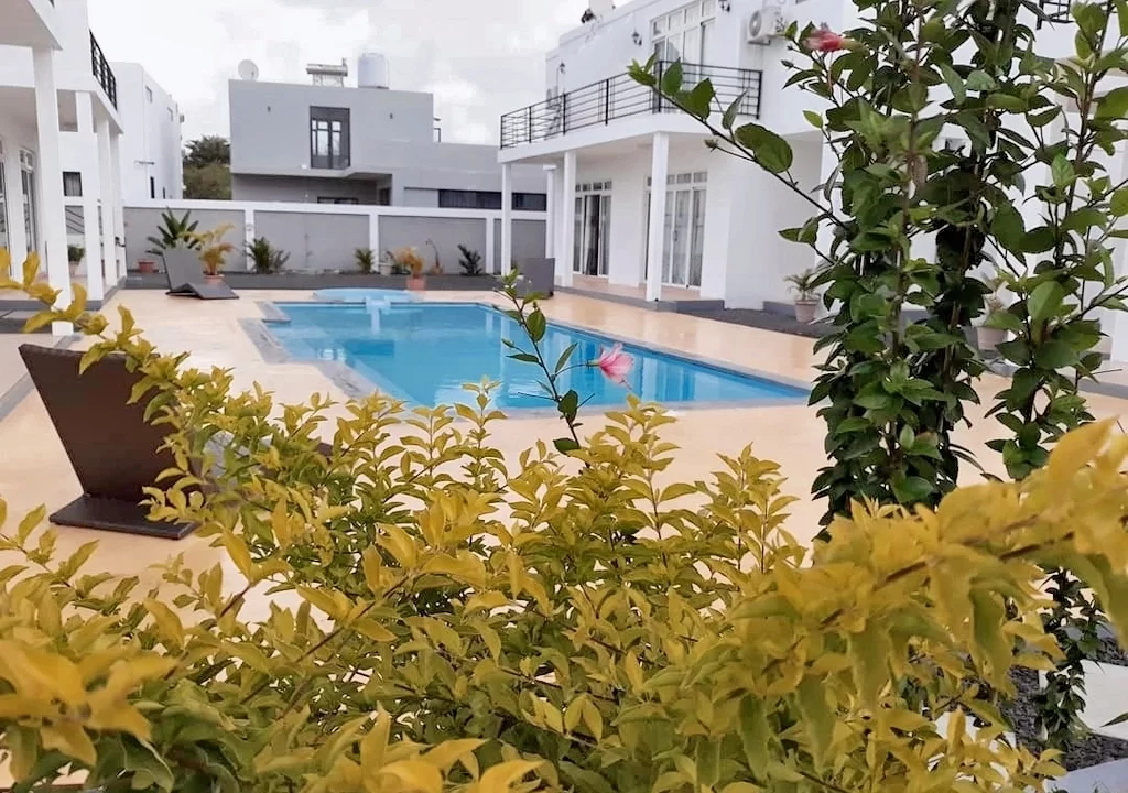 Furnished two bedrooms duplex for rent in Albion 1