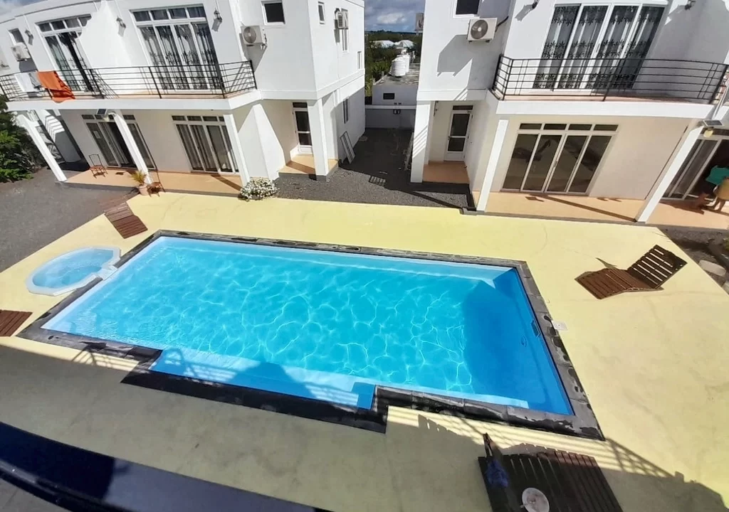 Furnished two bedrooms duplex for rent in Albion 3