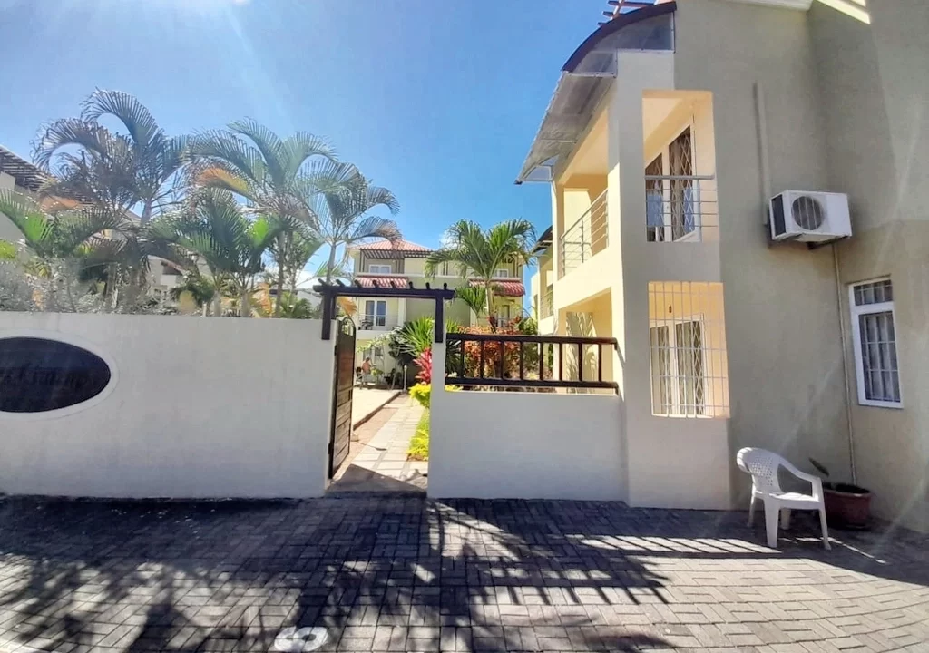 3 bedroom furnished villa for rent in Flic en flac 11