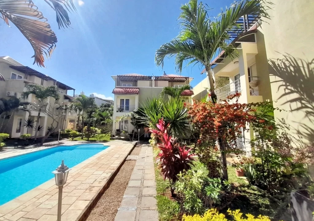 3 bedroom furnished villa for rent in Flic en flac 2