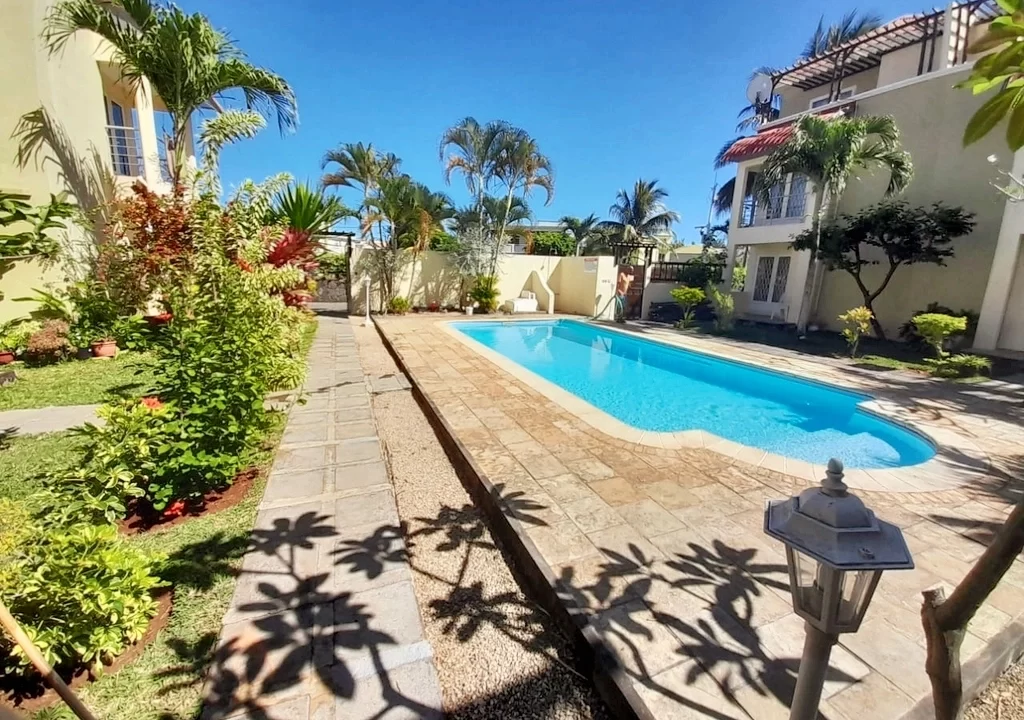 3 bedroom furnished villa for rent in Flic en flac 3