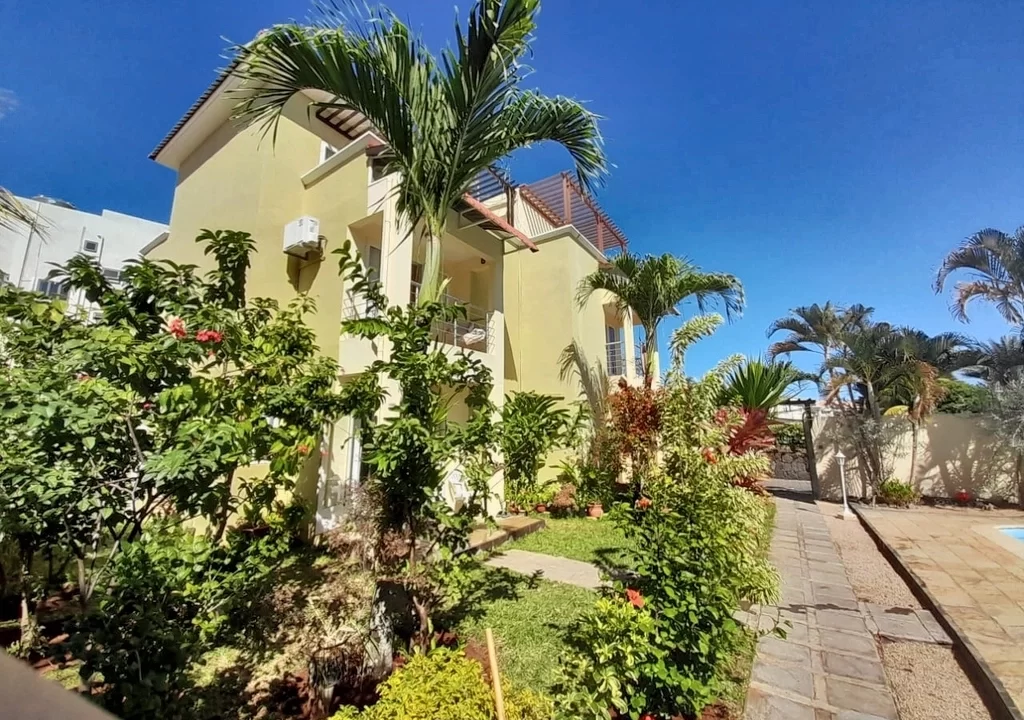 3 bedroom furnished villa for rent in Flic en flac 4