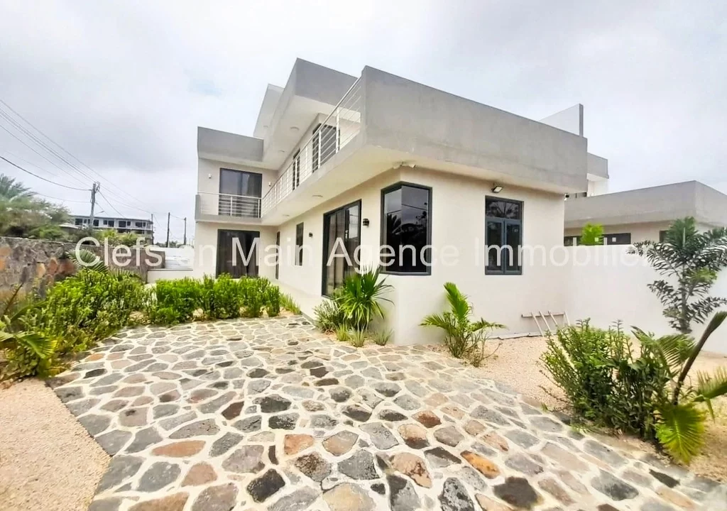 New & Furnished Villa with Swimming Pool – For Rent in Trou aux Biches 1
