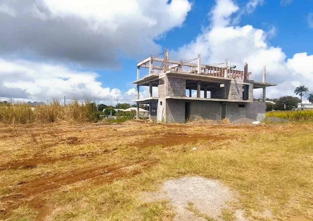 Prime residential land for sale in Sodnac, Quatre bornes 1