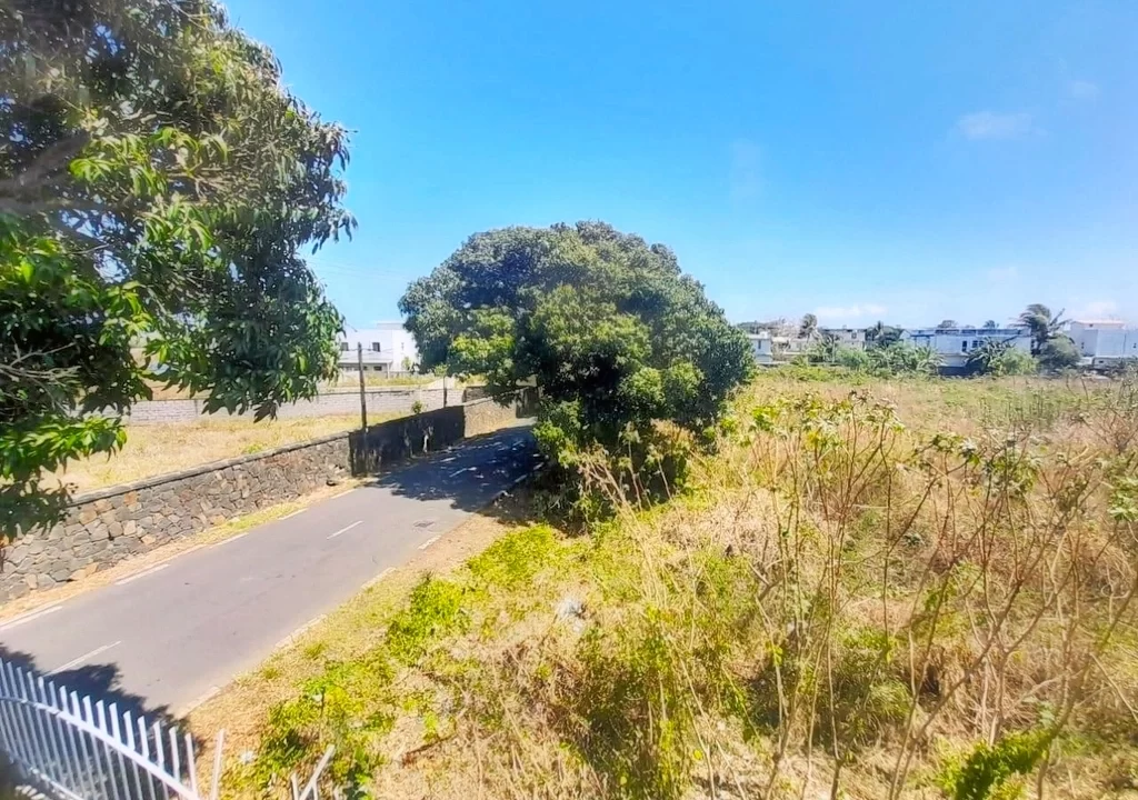 Spacious 4-Bedroom House For Sale In Prime Cap Malheureux 16