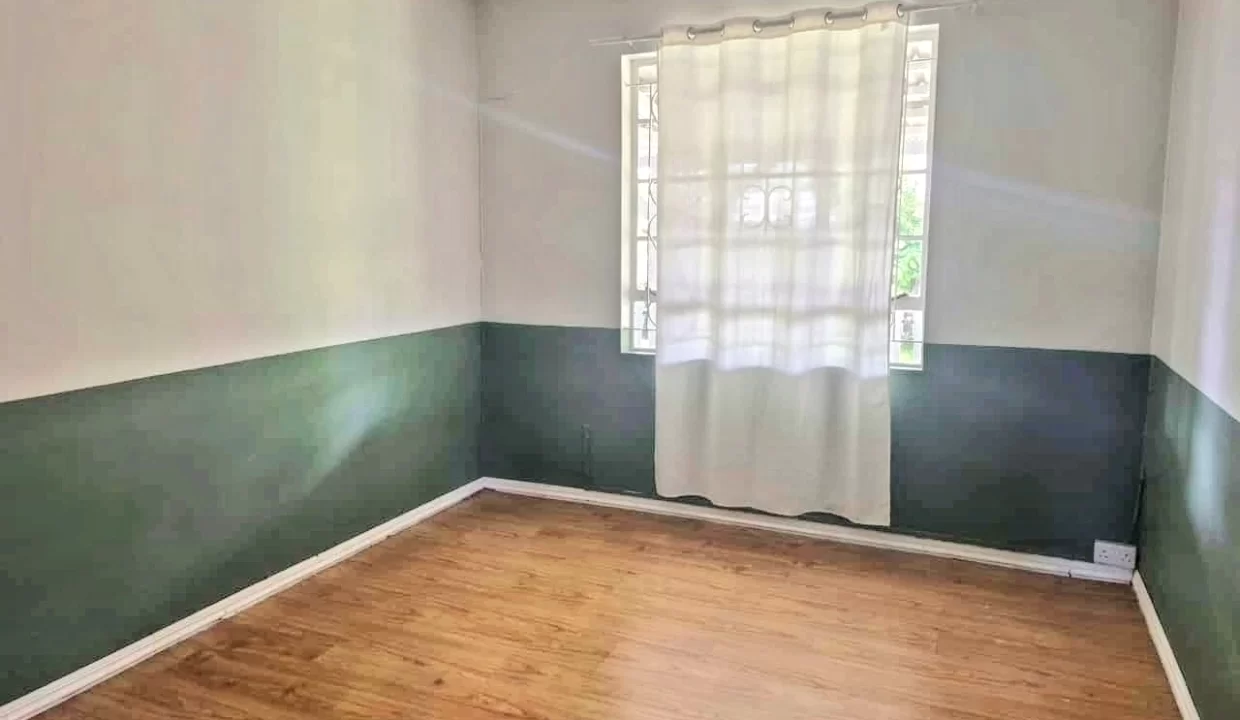 Charming Individual House for Sale in the Heart of Curepipe 14