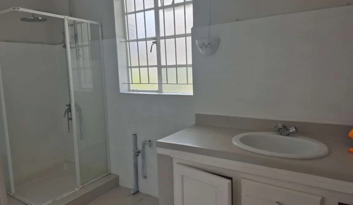 Charming Individual House for Sale in the Heart of Curepipe 15