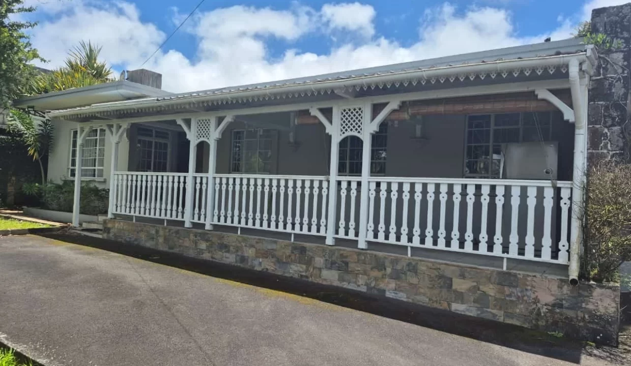 Charming Individual House for Sale in the Heart of Curepipe 5