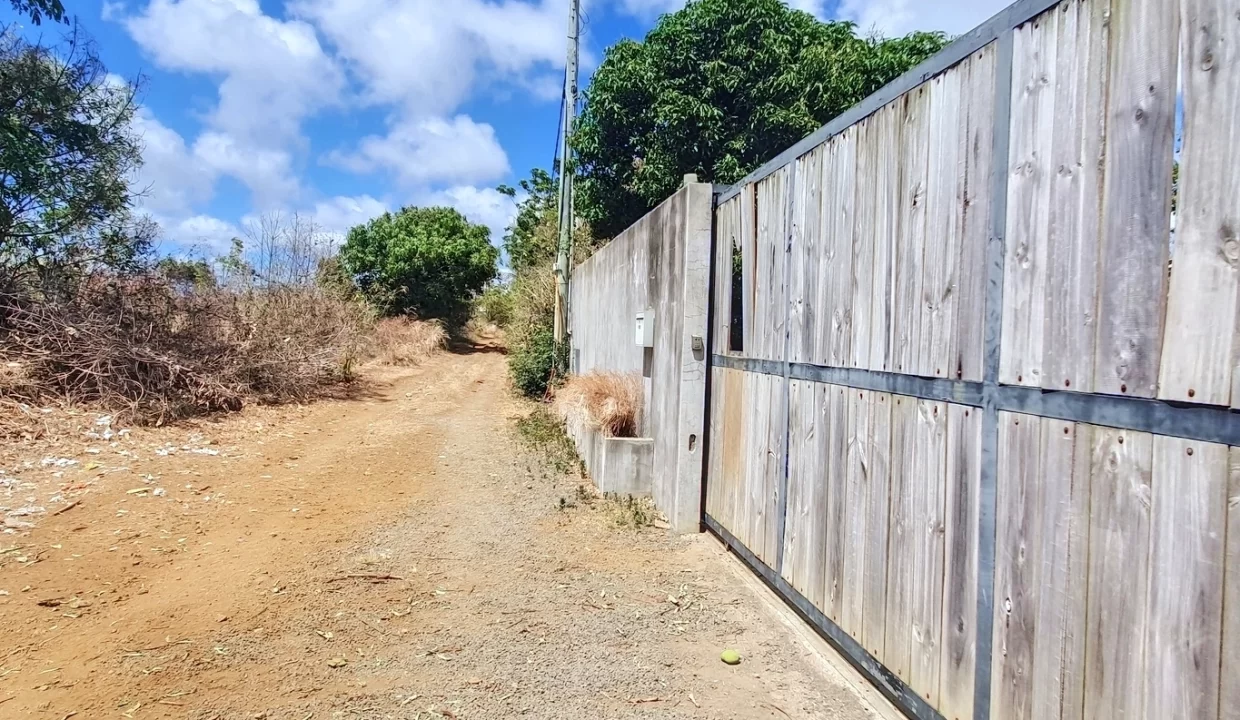 Prime Land for Sale - Near Petit Raffray Multipurpose Complex 6