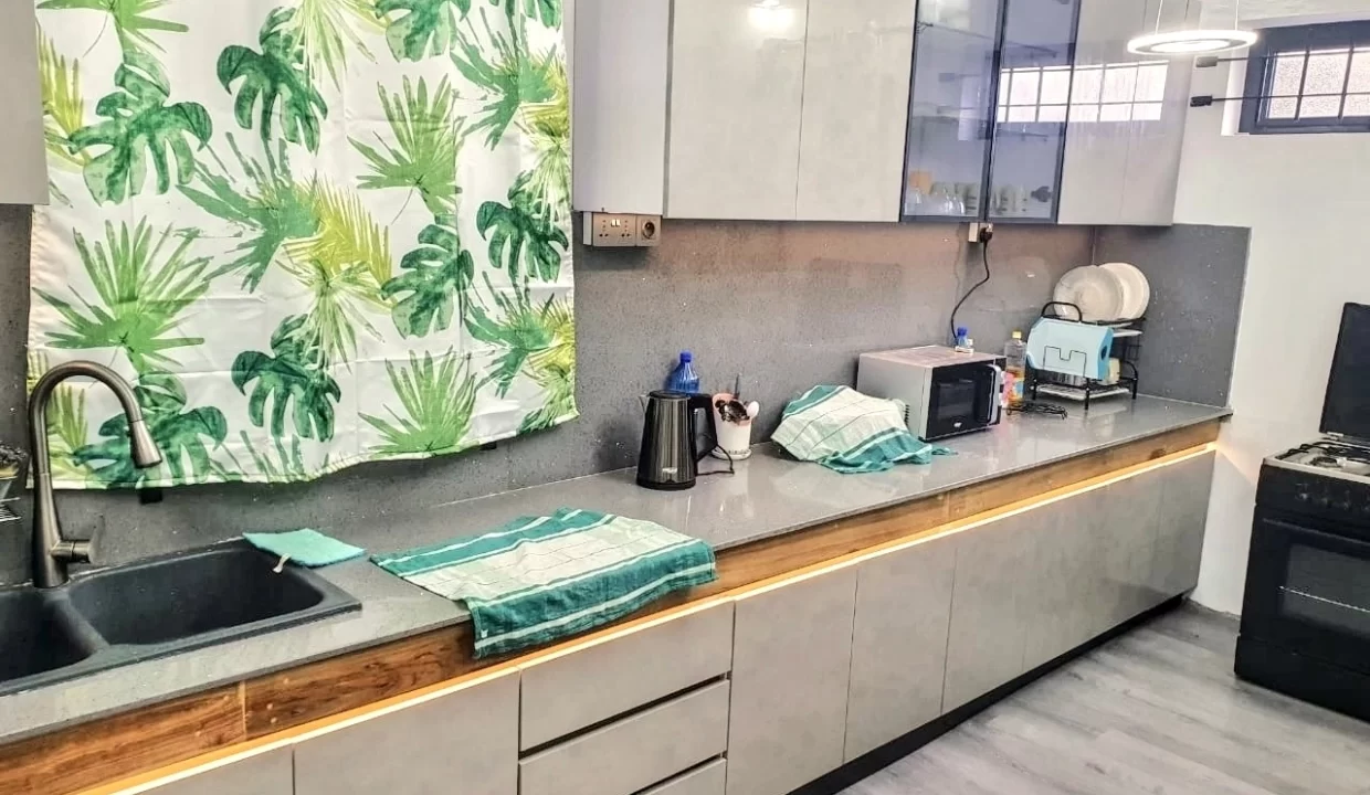 Furnished family house for rent in Curepipe 4