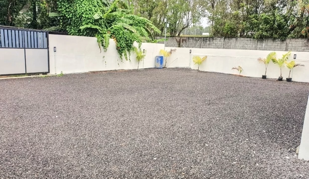 Furnished family house for rent in Curepipe 7