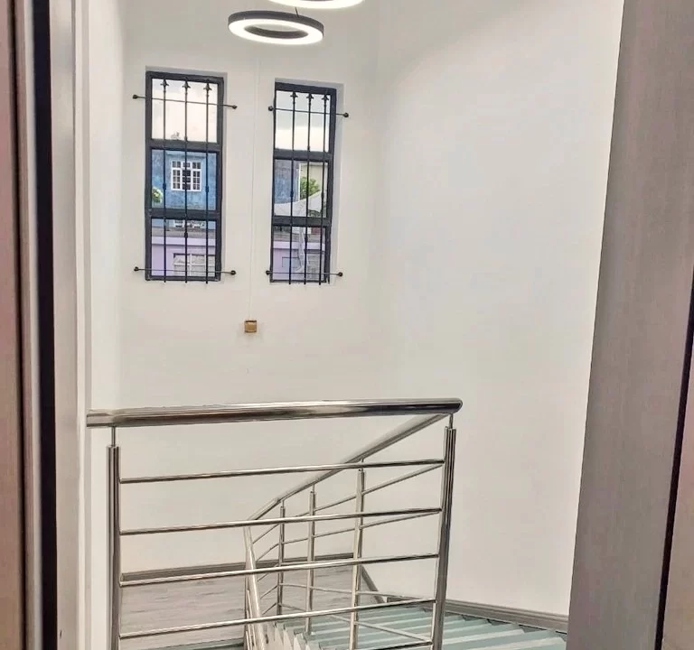 Furnished family house for rent in Curepipe 9