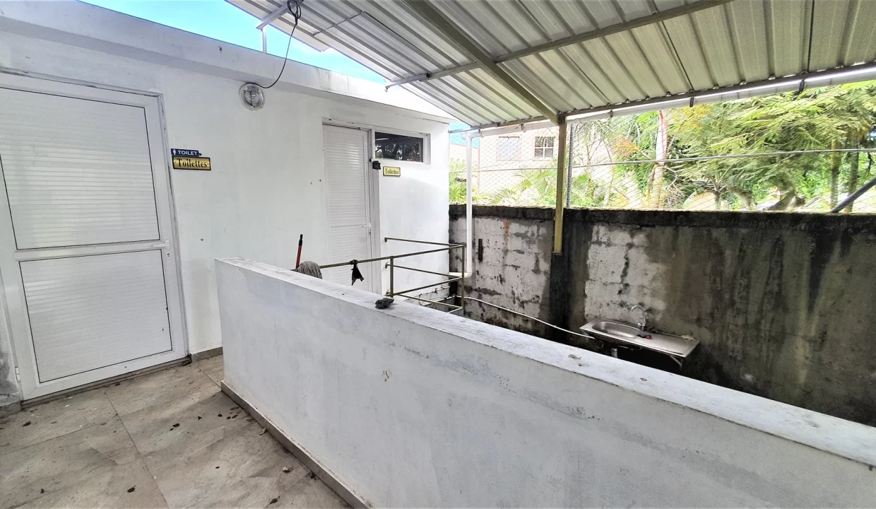 Commercial Building for Sale – 4828 ft², Surinam, South 11