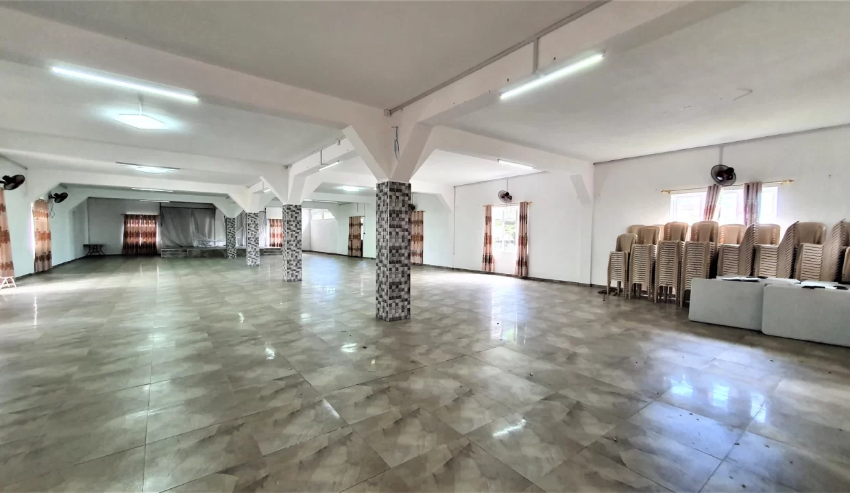 Commercial Building for Sale – 4828 ft², Surinam, South 8