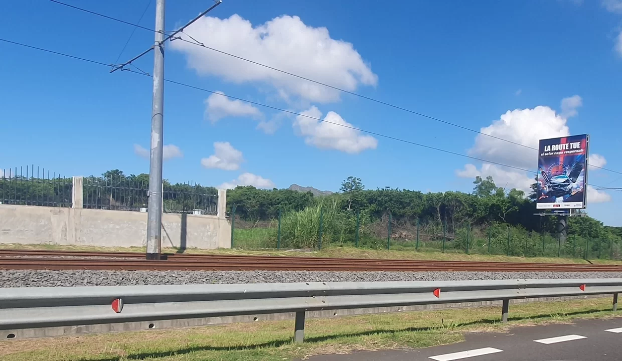 Commercial Land for Sale – 88 Perches, Phoenix 1