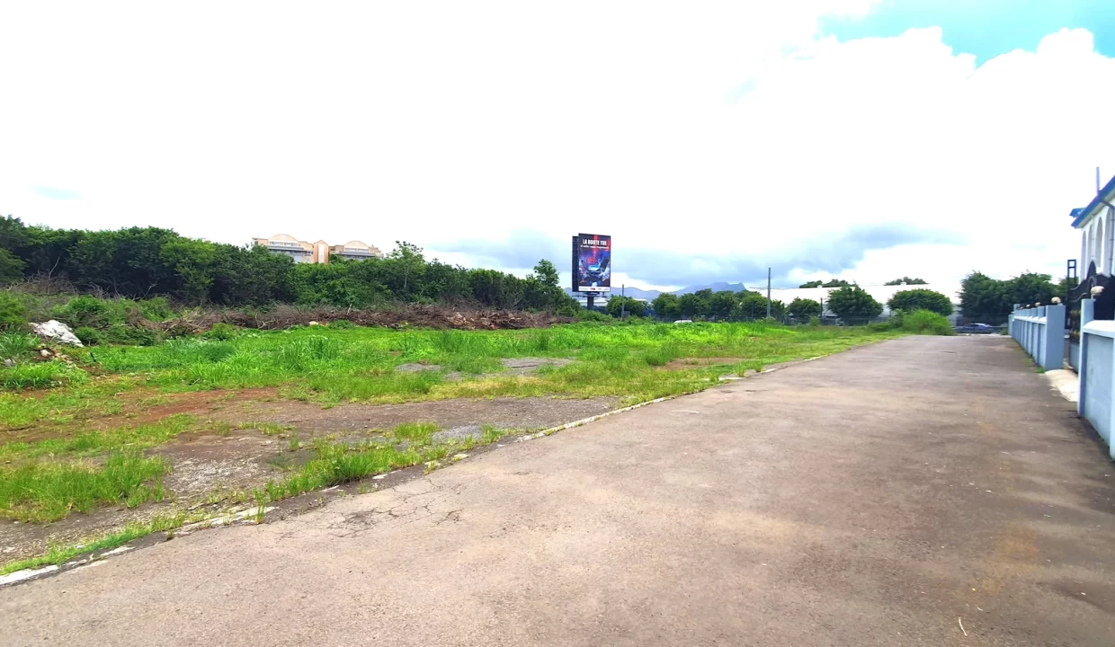 Commercial Land for Sale – 88 Perches, Phoenix 12
