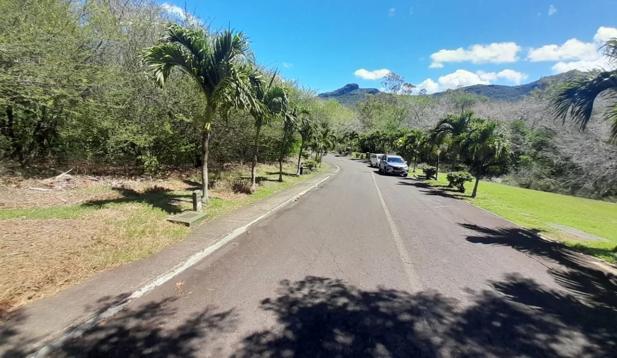 Residential Land for Sale – Domaine St Louis, Pailles 8