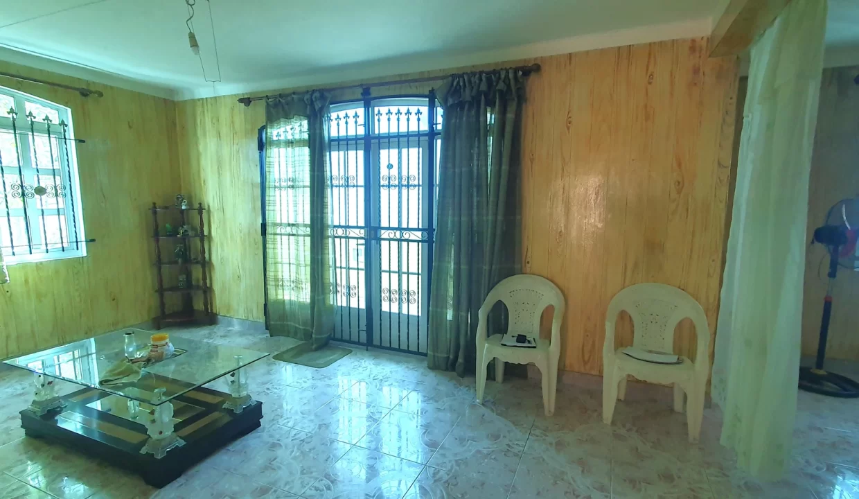 Fully Furnished 3-Bedroom House for Rent – La Louise, Quatre Bornes 3