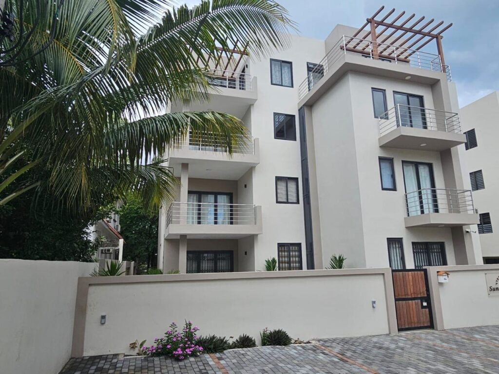 Modern and Stylish 3-Bedroom Apartment with Swimming Pool for sale  in Flic en Flac
