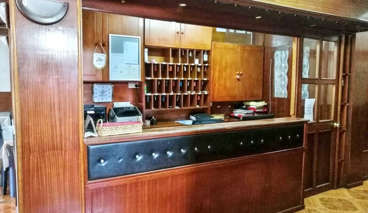 Exceptional Investment Opportunity in Quatre Bornes Luxurious Resort Hotel for Sale! 10