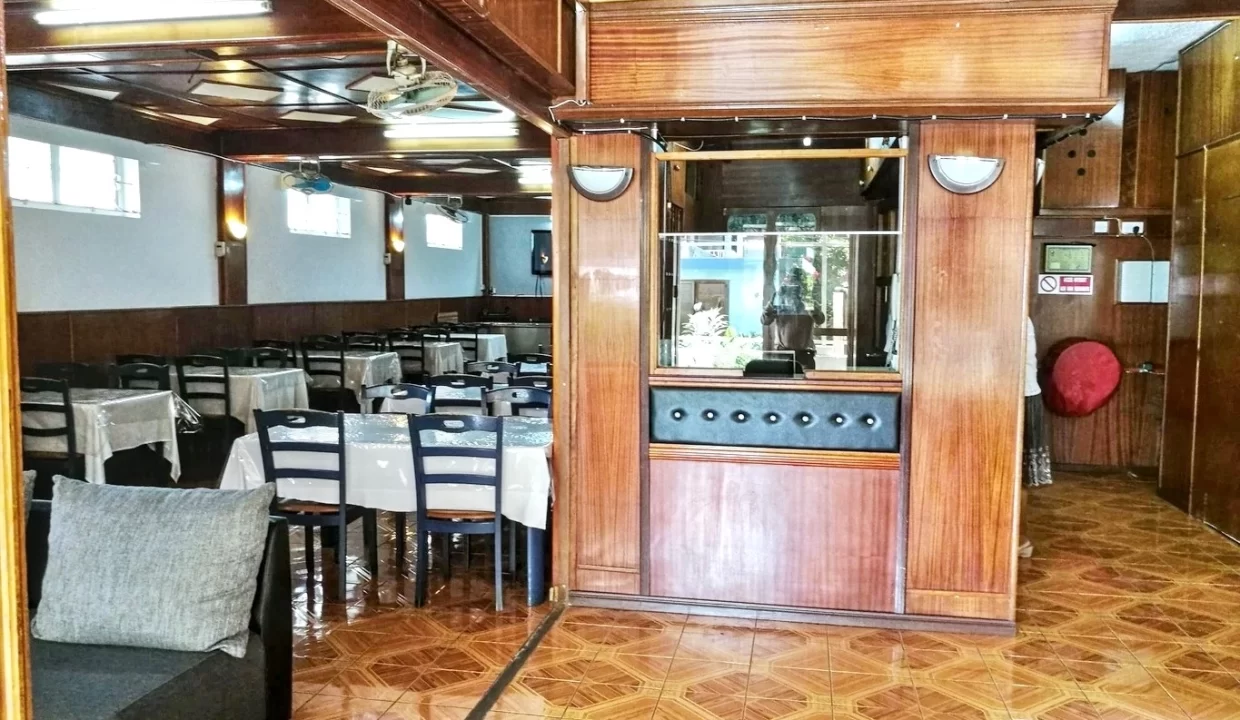 Exceptional Investment Opportunity in Quatre Bornes Luxurious Resort Hotel for Sale! 13