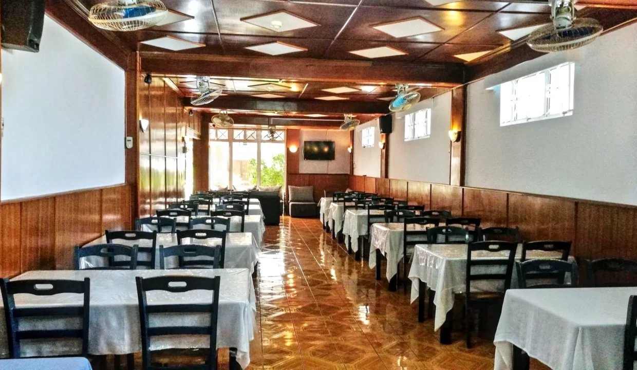 Exceptional Investment Opportunity in Quatre Bornes Luxurious Resort Hotel for Sale! 3