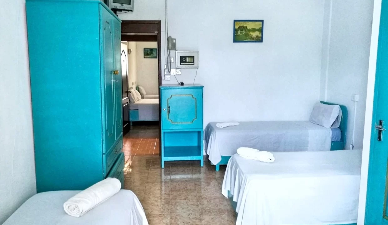 Exceptional Investment Opportunity in Quatre Bornes Luxurious Resort Hotel for Sale! 4