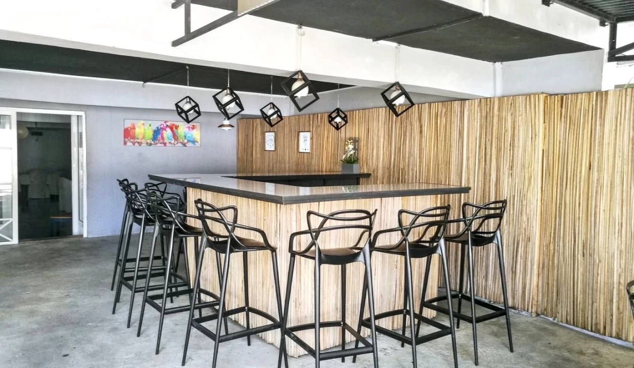 Exceptional Investment Opportunity in Quatre Bornes Luxurious Resort Hotel for Sale! 8