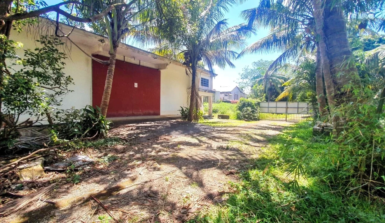 Exceptional Land For Sale in La Caverne, Vacoas 2