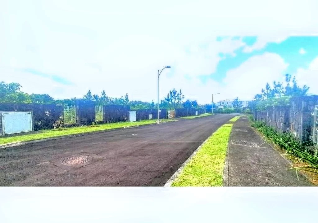 Land for Sale at Morcellement Aurea (Bois de Chandelle) with River Reserve 8