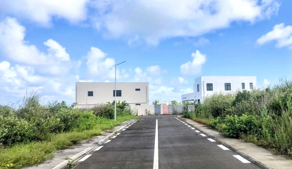 Residential land - Morcellement South Coast For Sale in Souillac. 5