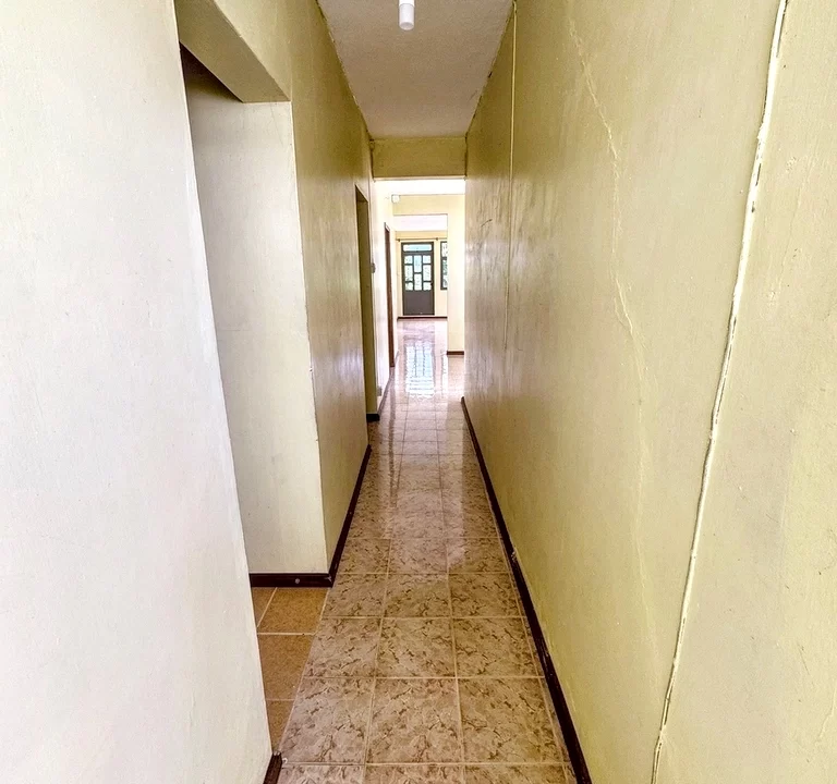 Spacious & Modern 3-Bedroom Apartment for rent in the Heart of Curepipe! 9