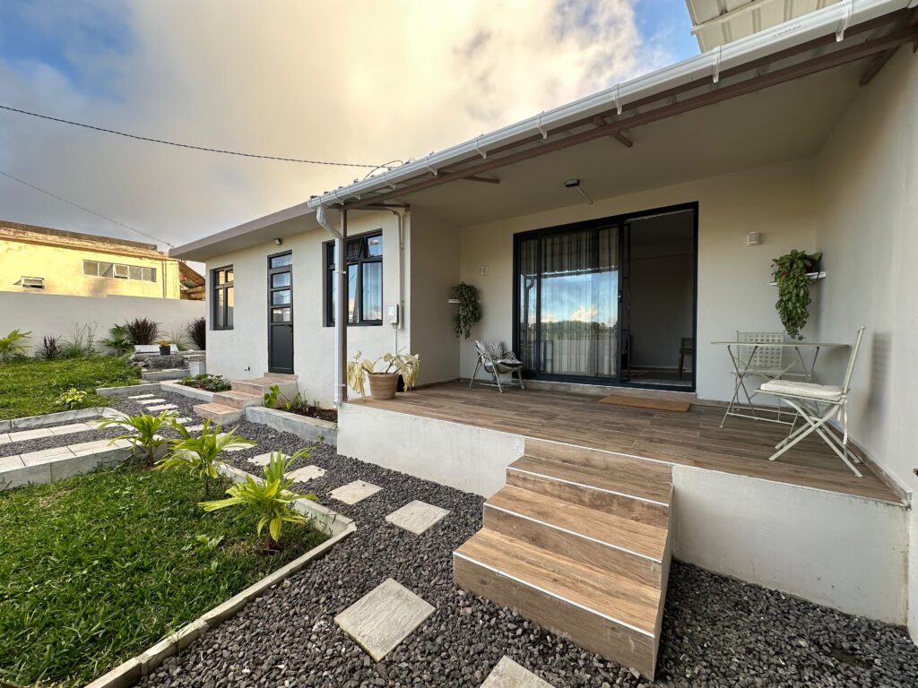 FOR RENT – CHARMING HOUSE SEMI-FURNISHED FOR OFFICE USE IN CUREPIPE 