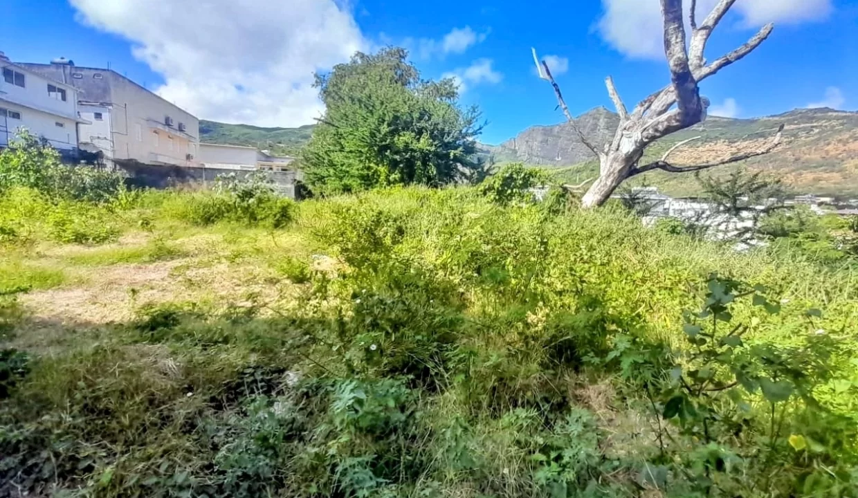 Exceptional residential land for sale near Champ de Mars, Port Louis 2