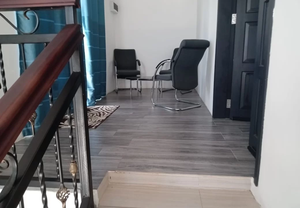 Exquisite Individual House for Rent in Albion 10