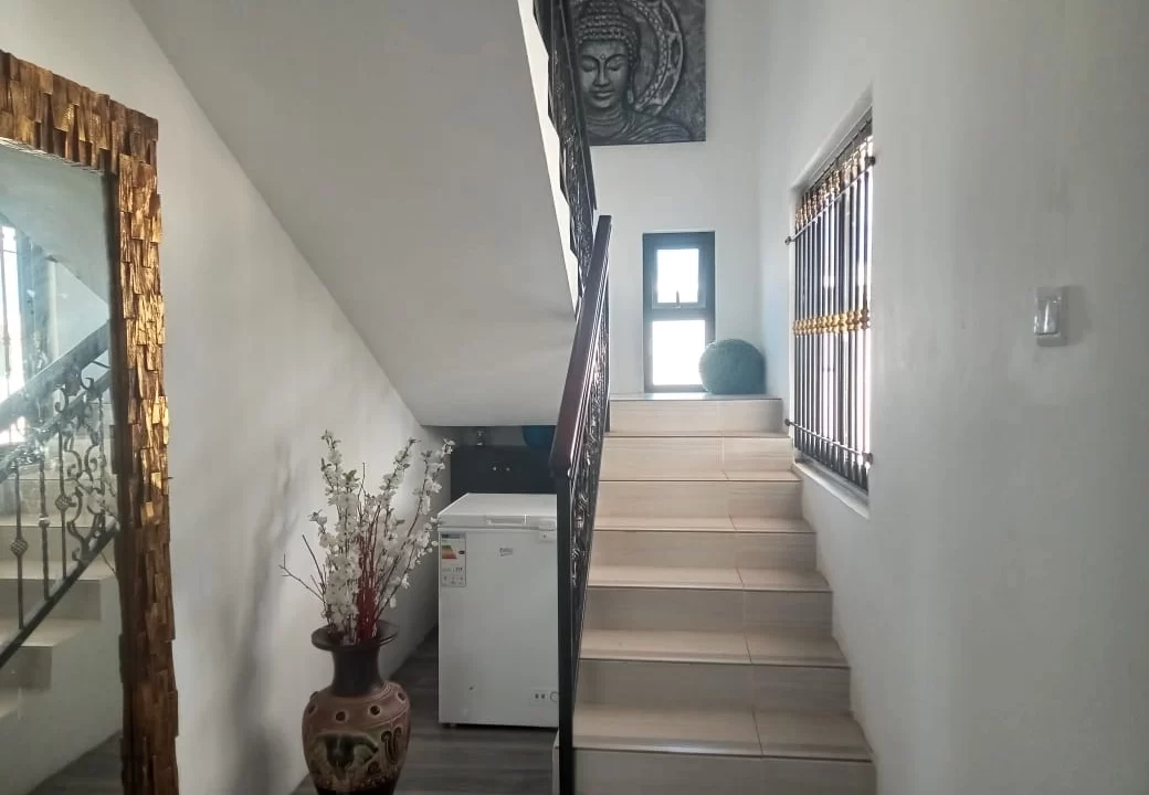 Exquisite Individual House for Rent in Albion 11