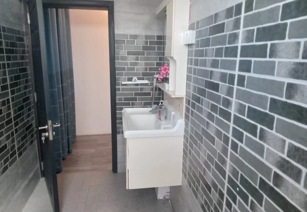 Exquisite Individual House for Rent in Albion 14