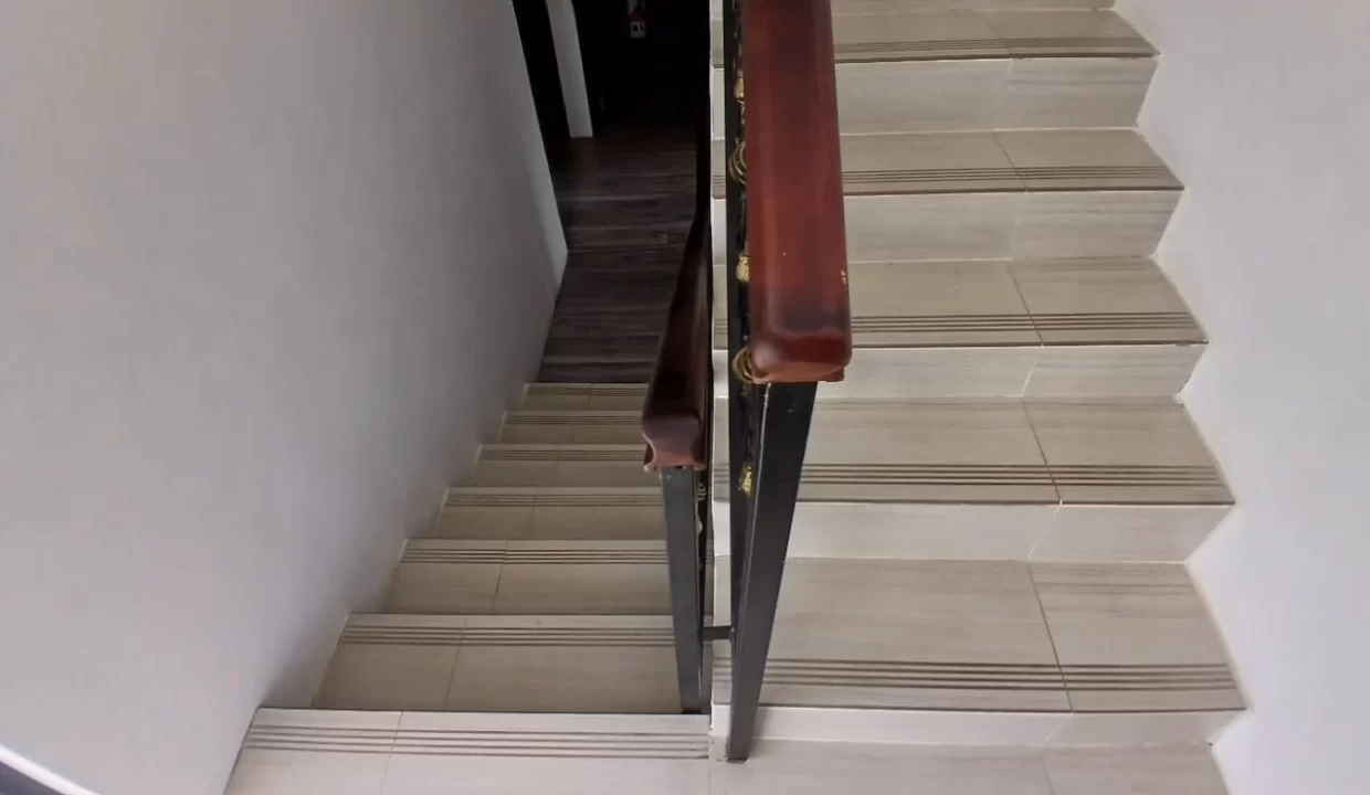 Exquisite Individual House for Rent in Albion 9