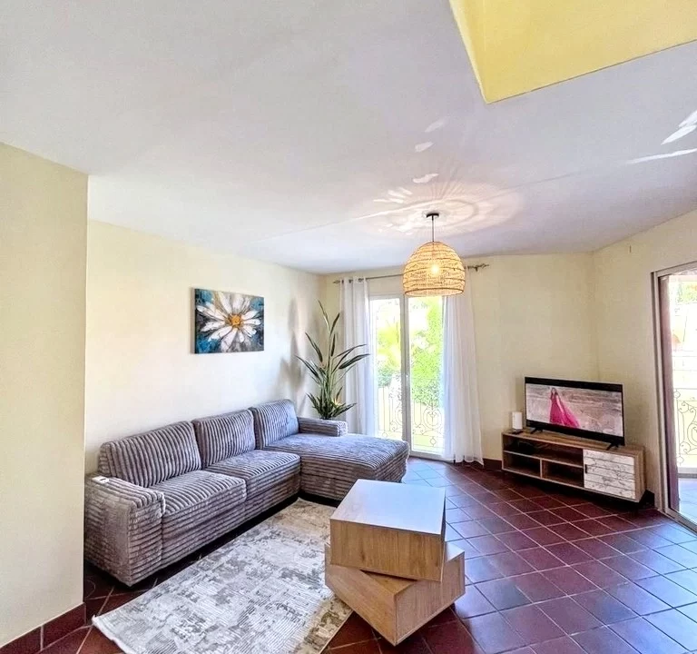 Charming Individual House With a Pool For Rent in Baie Tombeau 7