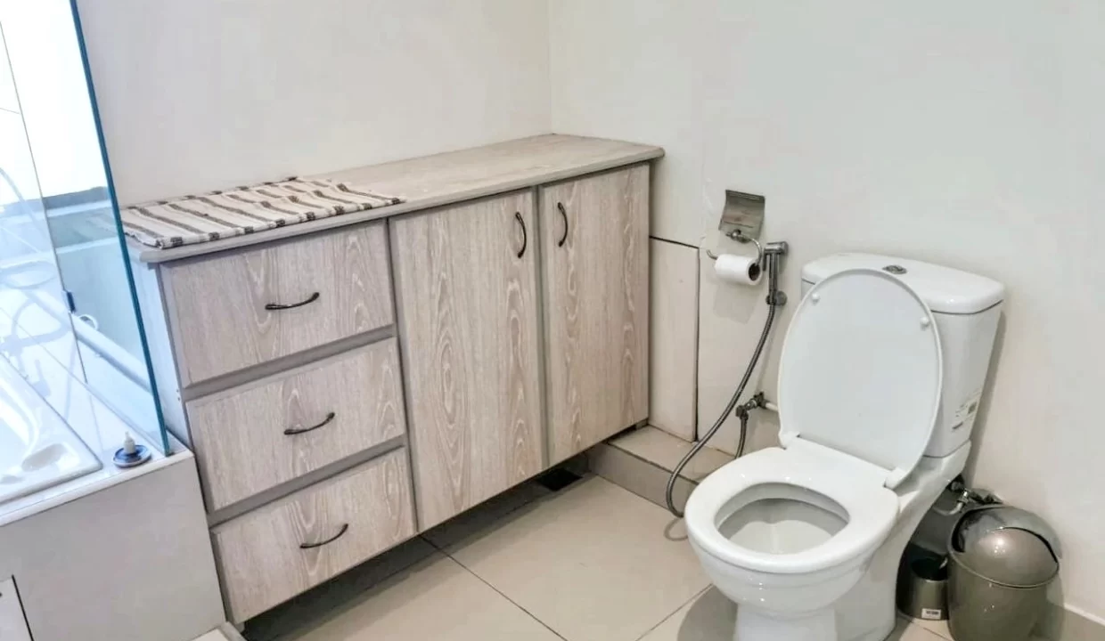 Elegant 3-Bedroom Apartment with Sea & Mountain View’s For Rent in Phoenix 13