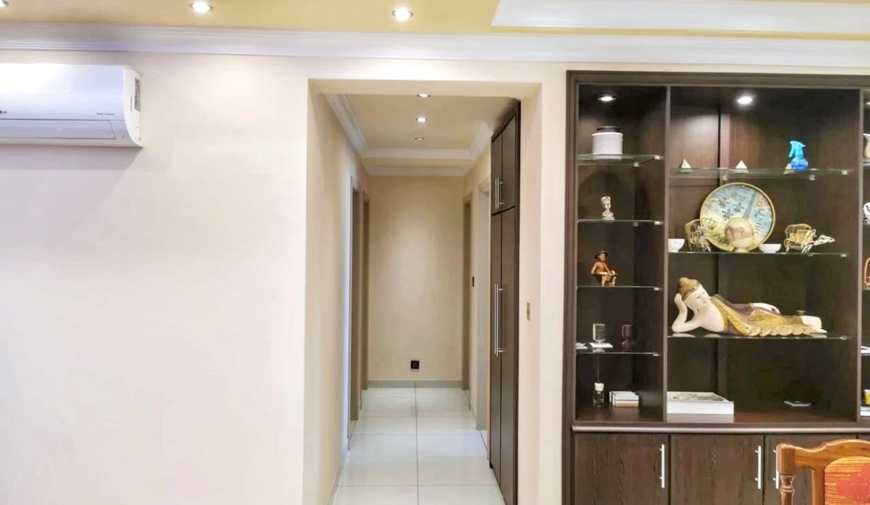 Elegant 3-Bedroom Apartment with Sea & Mountain View’s For Rent in Phoenix 9