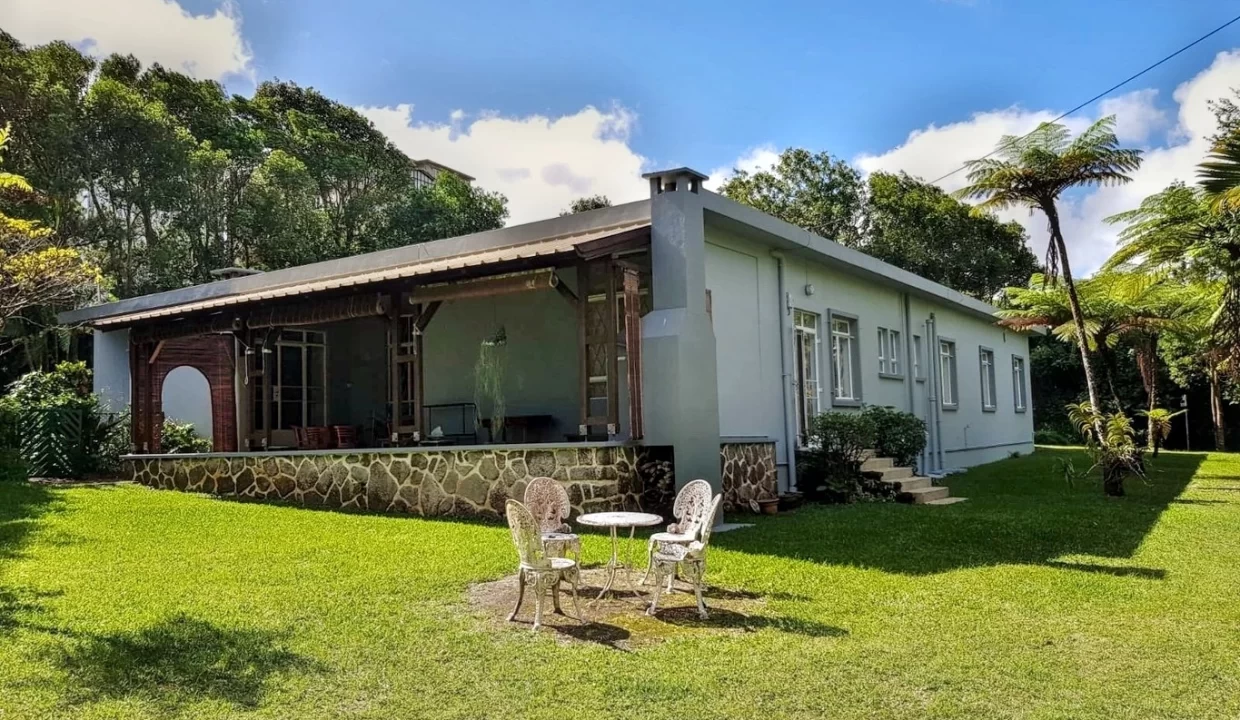 Large Land with Main House & Cottage for Sale - Curepipe 6