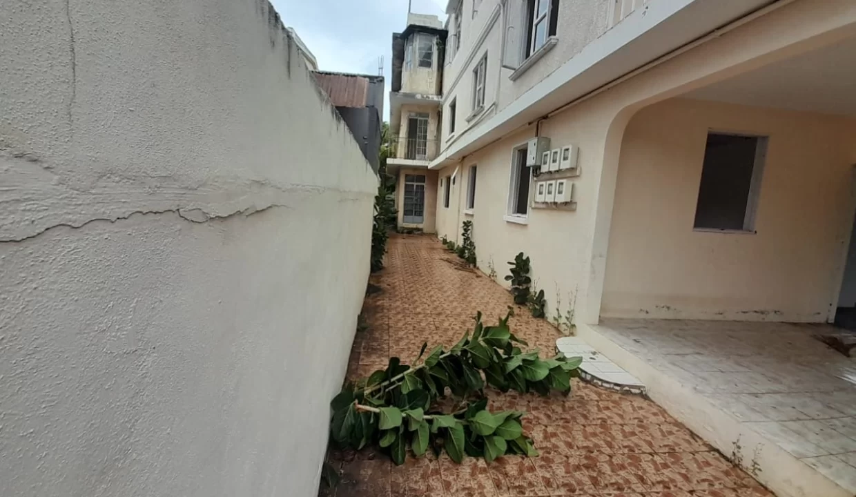 Residential Building For Sale In Morcellement Senestra, Baie du Tombeau 2