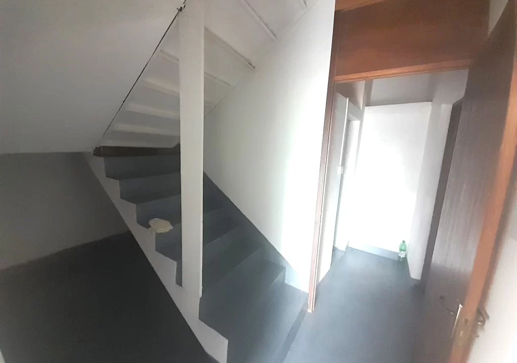 Commercial space 25m2 for rent in Eau Coulée 2