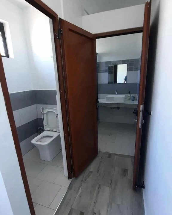 Elegant 4-Bedroom House With A Swimming Pool For Rent In Trou d’Eau Douce 11