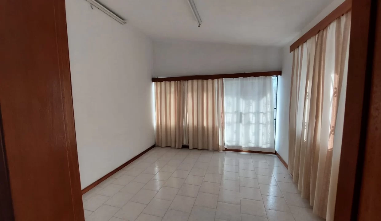 House For Sale In ward 4 Port Louis 8