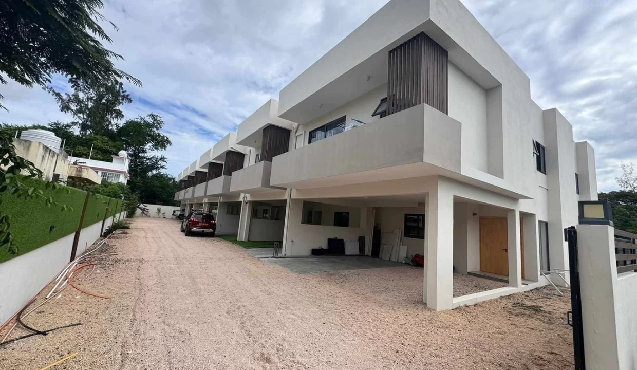 Brand New Luxury 4-Bedroom Duplex with Private Pool & Rooftop Terrace For Rent in Albion 1