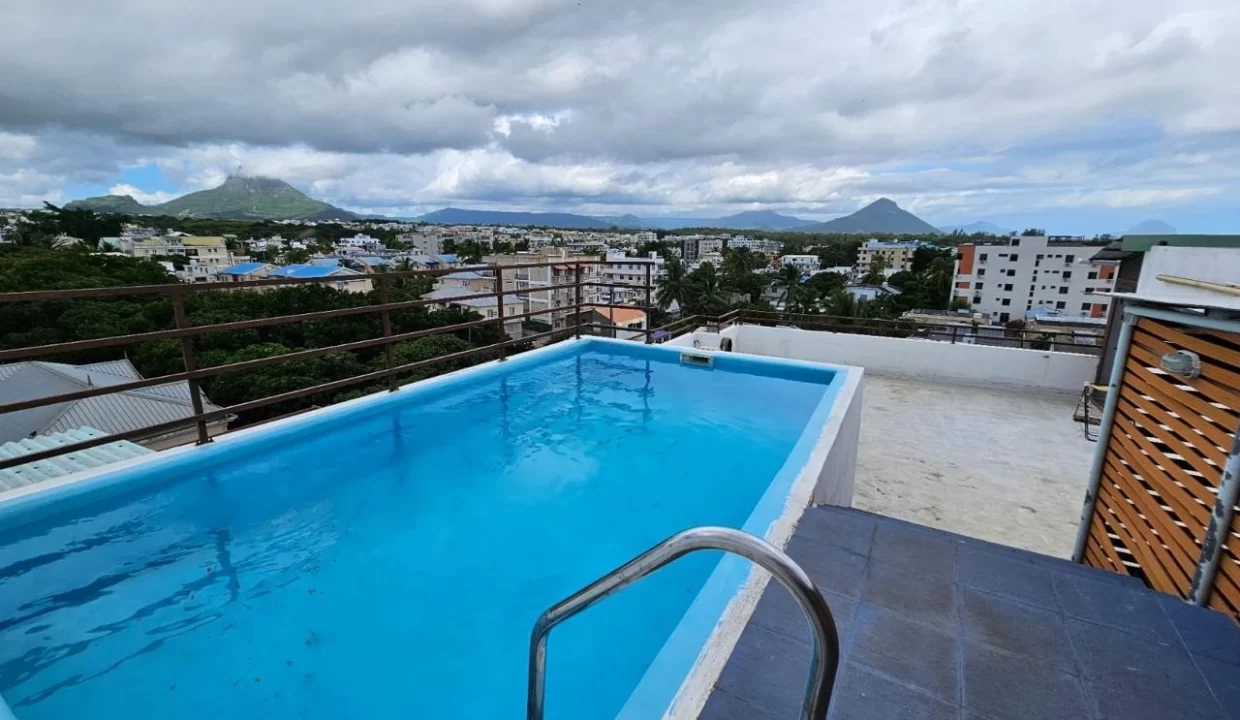 Elegant 3-Bedroom Apartment with Rooftop Swimming Pool & Gym For Rent in Flic en Flac 1