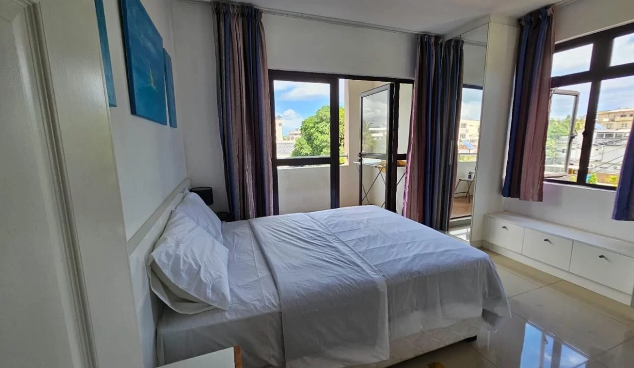 Elegant 3-Bedroom Apartment with Rooftop Swimming Pool & Gym For Rent in Flic en Flac 10