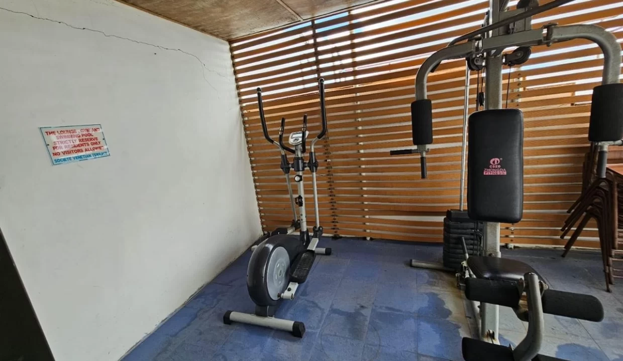 Elegant 3-Bedroom Apartment with Rooftop Swimming Pool & Gym For Rent in Flic en Flac 13